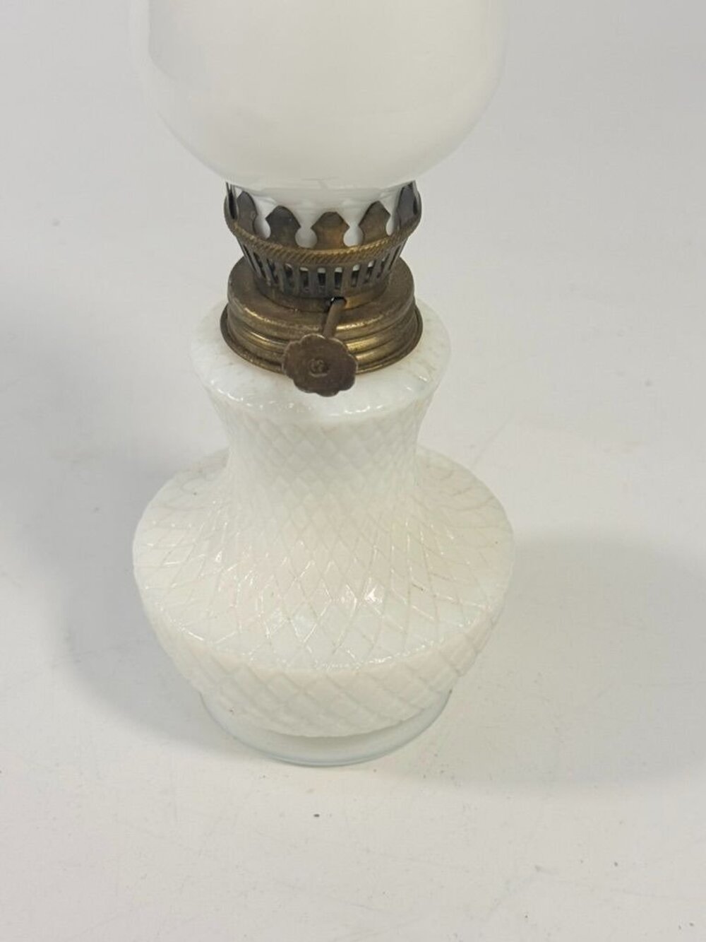 Mini Finger Oil Lamp Milk Glass Shade Chimney Vintage Home Decor Granny Farmhous - Picture 5 of 16